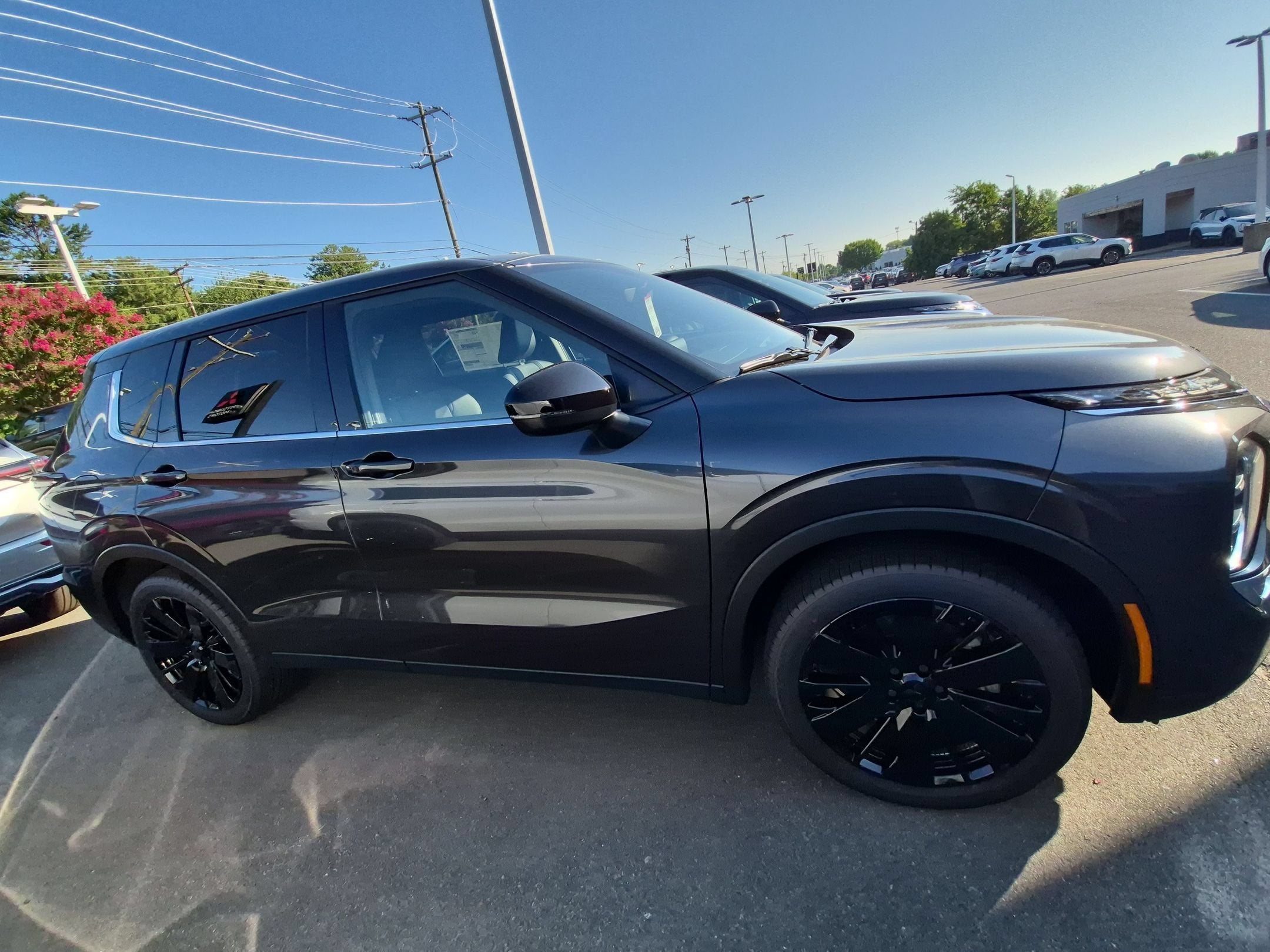 2026 Mitsubishi Outlander — side profile view