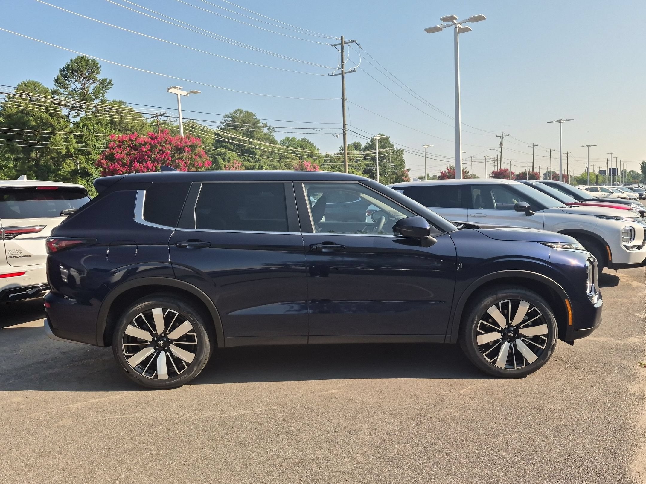 2026 Mitsubishi Outlander — side profile view